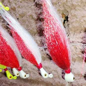 D´ArtsJigs,chumbo,cerdas e brilhos ,branco com vermelho