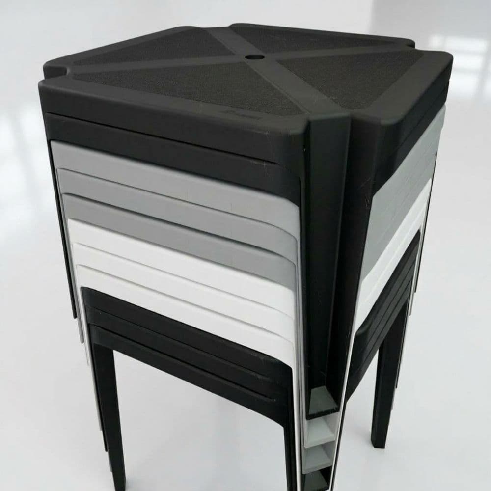 Seminovo: Mesa de Plástico  Resistente para Jardim, Varanda e Área Externa Leves defeitos Produto Seminovo não é usado