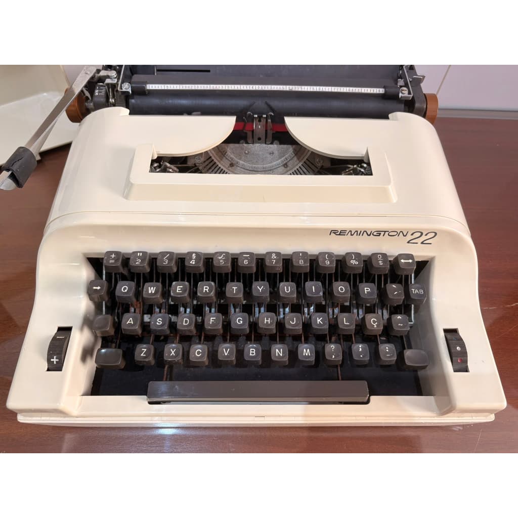 Máquina Escrever Remington Sperry 22 Branca Linda Anos 70/80