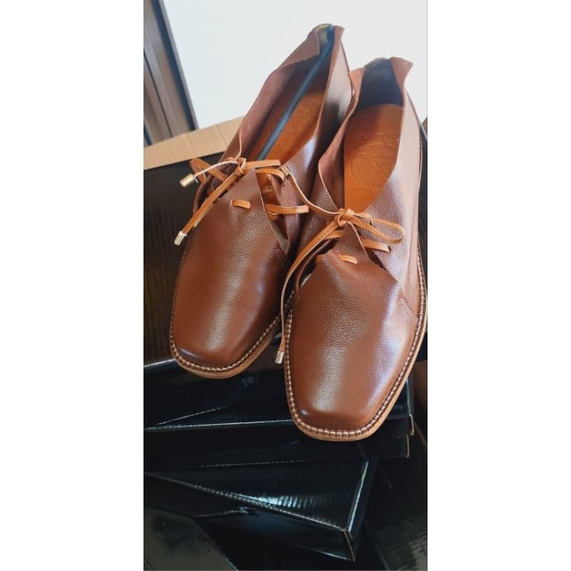 SAPATO COURO LEGÍTIMO NOBRE E DE PELICA,  MACIO E CONFORTÁVEL