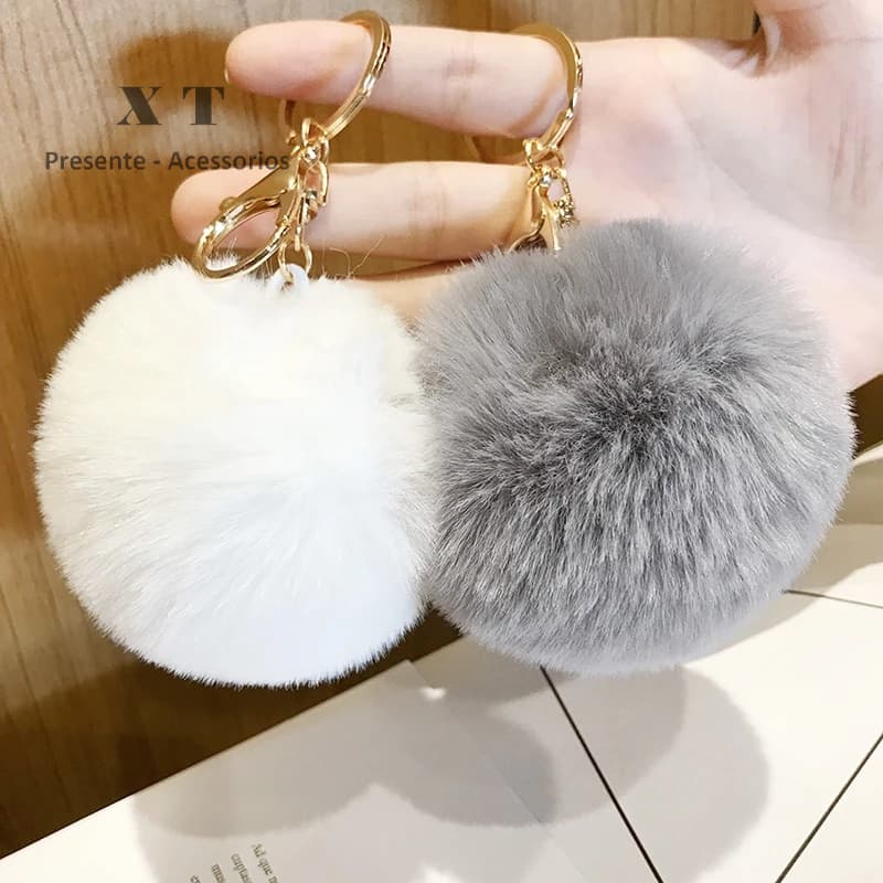 2 Chaveiro de Pompom Pelucia com Fecho Lagosta Acessórios fashions,cor aleatória