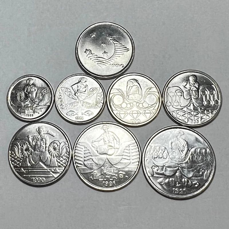 Lote 8 Moedas Série Profissões Moeda da Bandeira, Baiana, Rendeira, Boiadeiro, Garimpeiro, Seringueiro e Salineiro