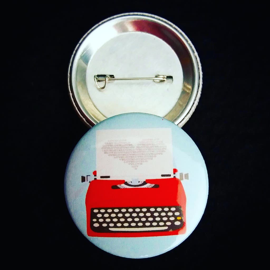 Bottom: Máquina de escrever