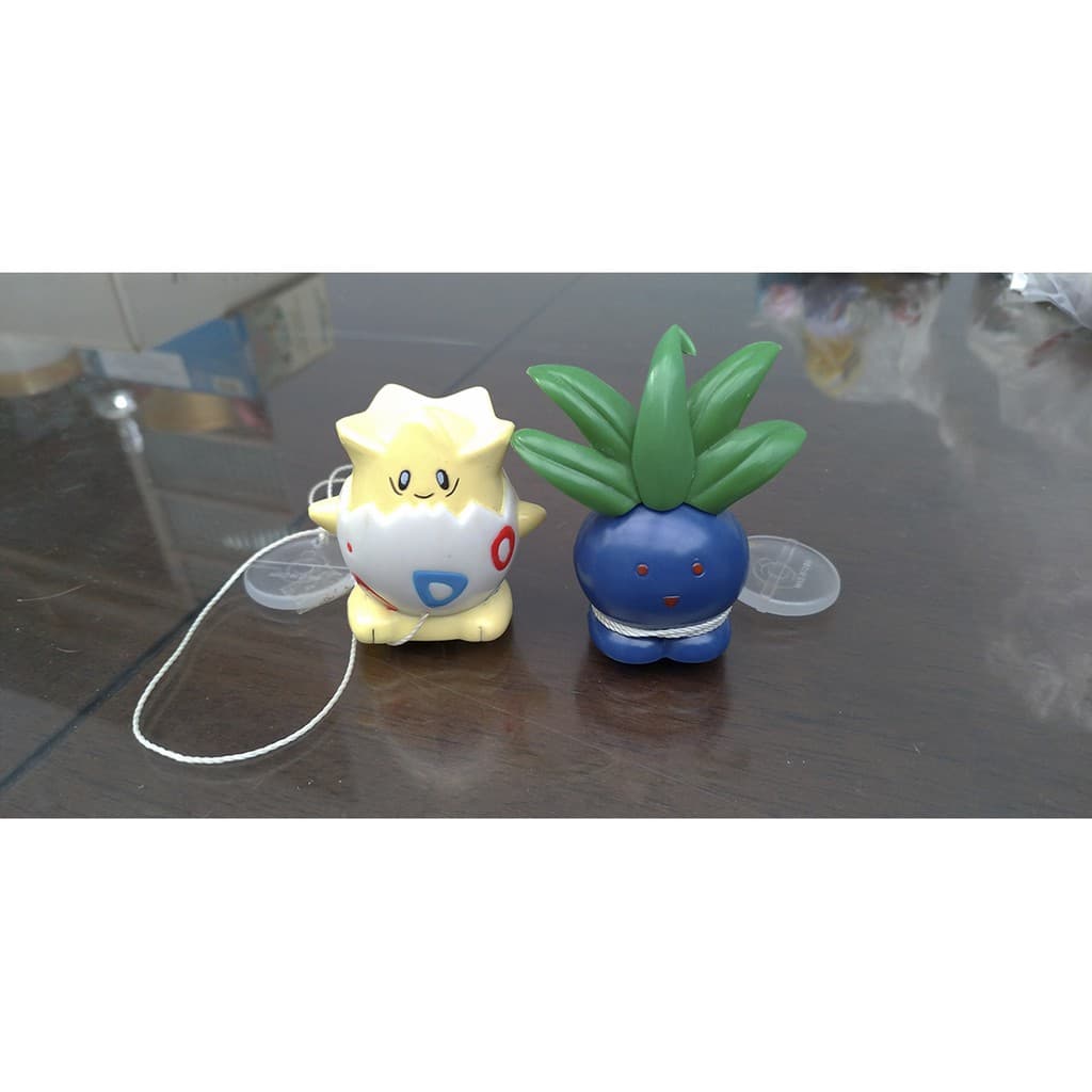 2 Pokémons Nintendo andam com corda Oddish e Togepi