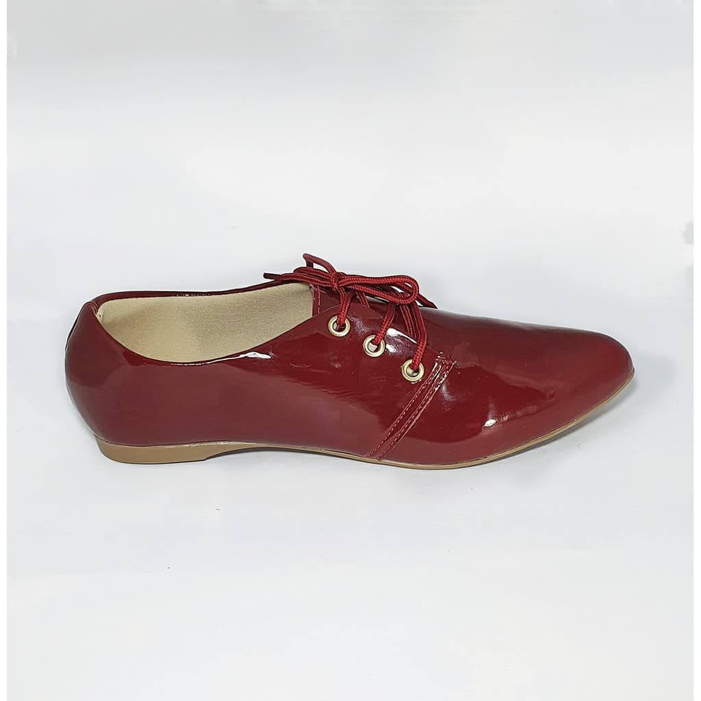 Oxford verniz feminino cor Marsala.