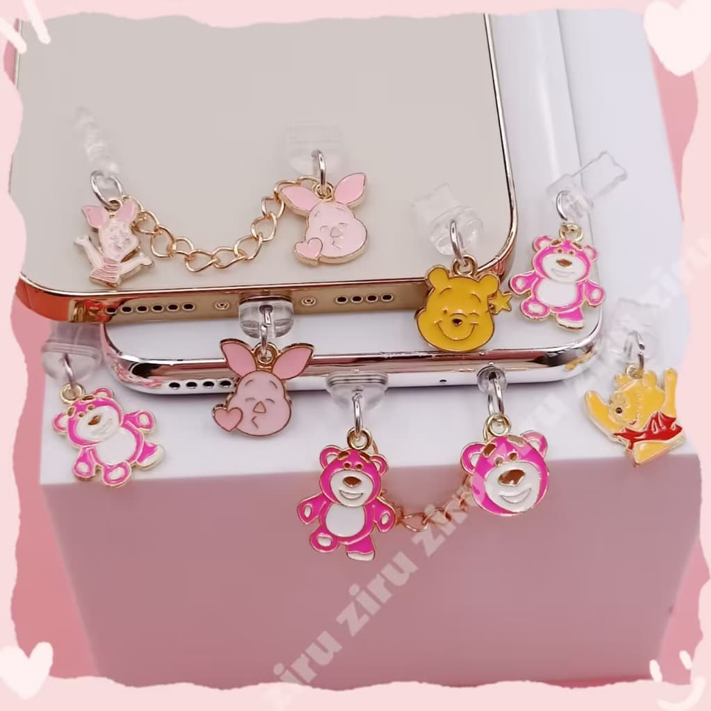 Anime Strawberry Bear Mobile Phone Anti Dust Plug Disney Winnie Pendant Little Piggy Jay Phablet Decorar Pendnat Presente De Aniversário Para Homem E Mulher