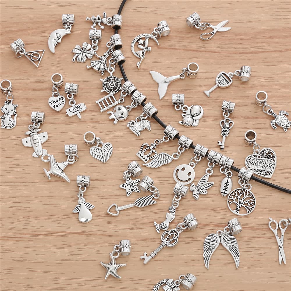 50 Pçs/Set Encantos Balanços Para As Mulheres Moda Casual Estilo DIY Fazer Jóias Suprimentos Colar De Pingente Pulseira