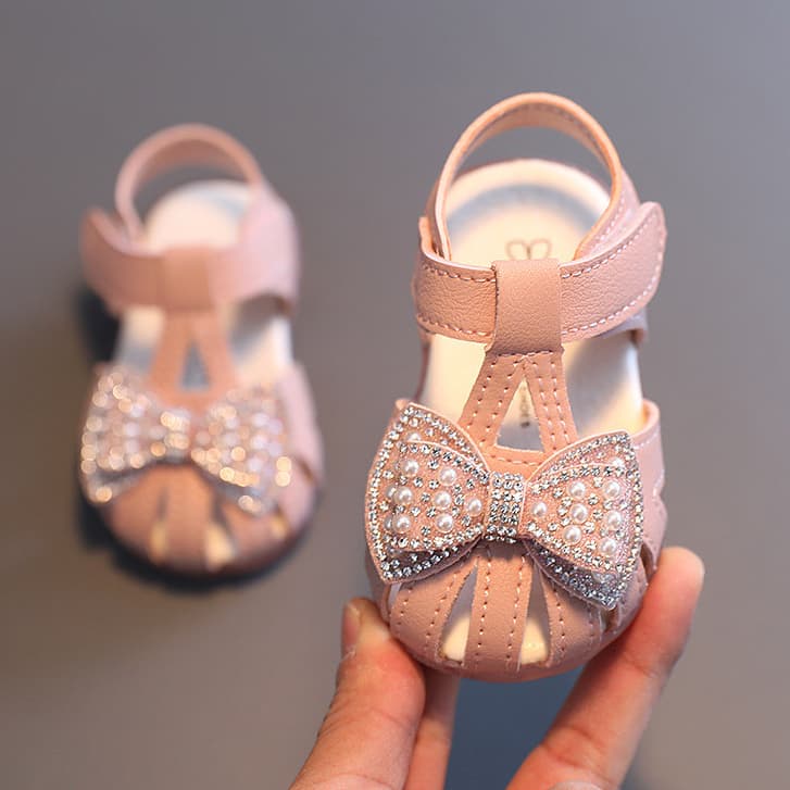 Sandálias infantis Sandálias de praia verão 2024 Meninas sapatos de princesa Light Soft