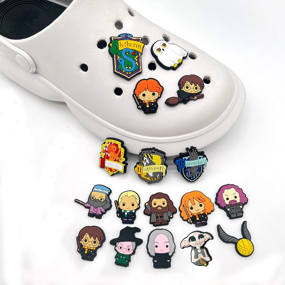 17 Pçs Harry Potter Sapato Encantos PVC Anime Sapatos Acessórios Moda Meninos Sandálias Jardim Fivela DIY Alça De Pulso