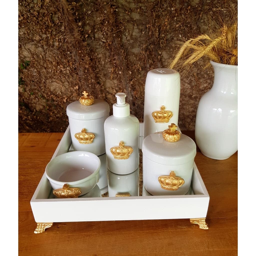 Kit Higiene Bebe Porcelana Bandeja Mdf apliques dourados Garrafa Termica 250ml Brinde