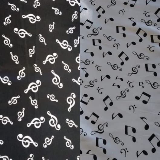 Tecido Cetim Estampado Música Preto/ Branco/ Vermelho - Tamanho 1,00m x1,50m