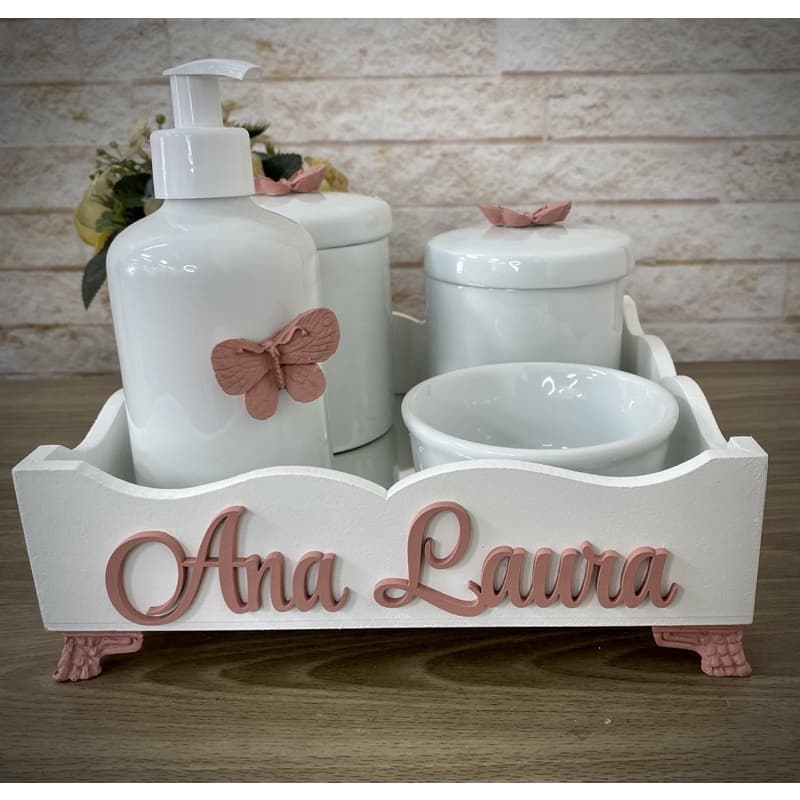 kit higiene do bebê porcelana borboleta  com nome modelo 1
