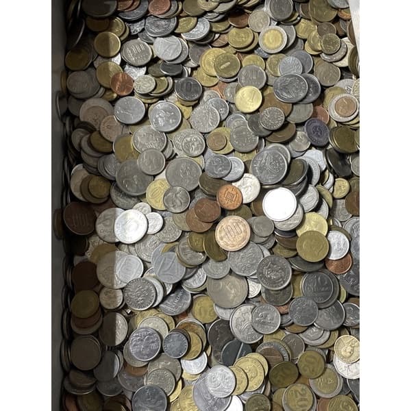 30 moedas estrangeiras diferentes