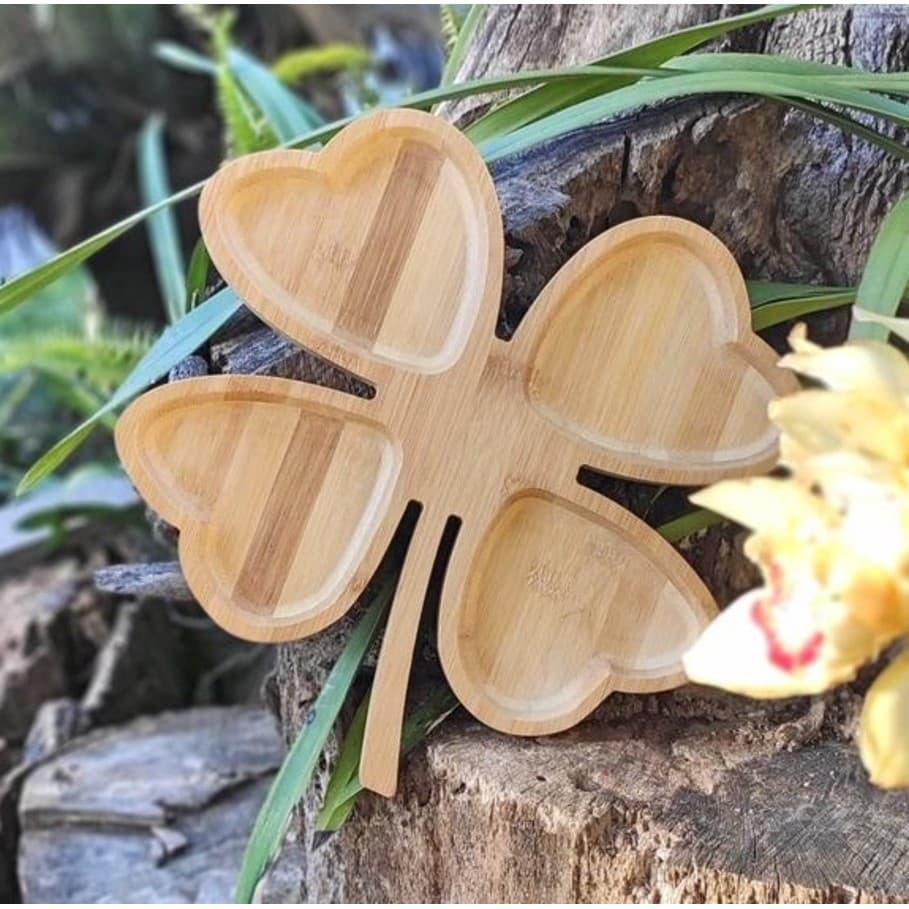 Petisqueira de Trevo em Bambu