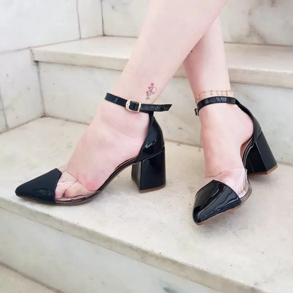 Sapato Feminino Sacarpin Verniz e Vinil