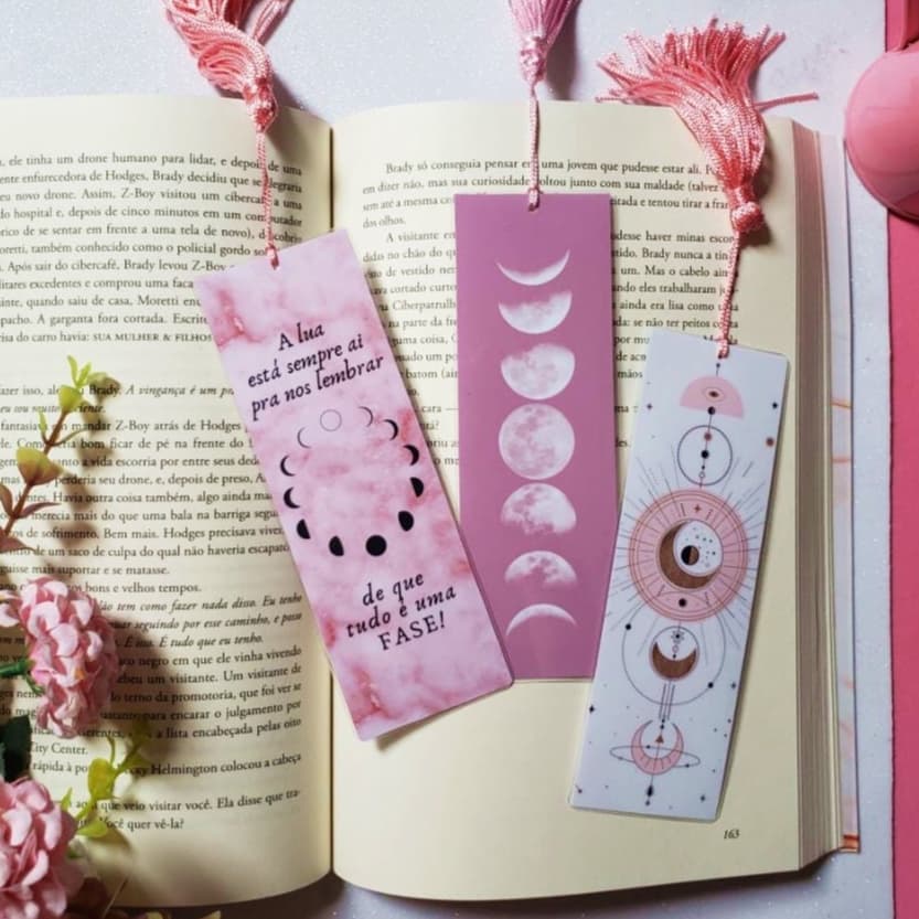 Marcador de páginas Luas Planetas Galáxia Estrelas Cosmos Lua com ou sem tassel Plastificado