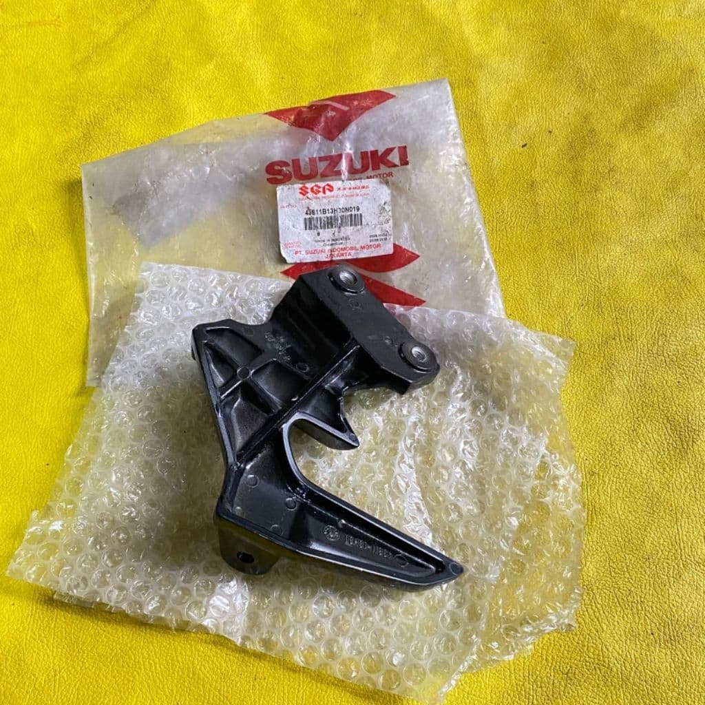 Suporte De Apoio Para Os Pés Traseiro Direito suzuki skywave Original SGP 438111b13h30n019