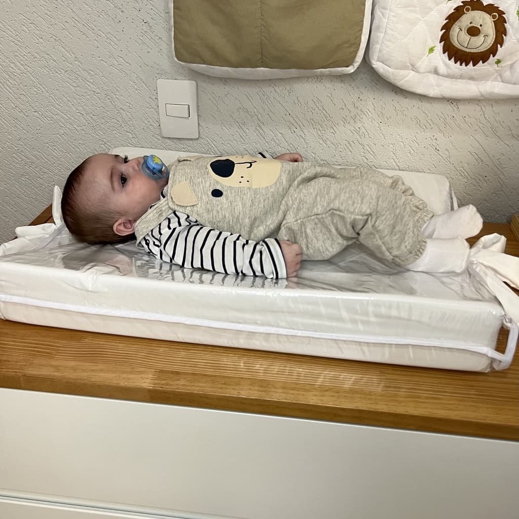 Trocador Cômoda Fraldas Anatômico Para Bebê Americano Luxo Capa Plástica Impermeável Quarto de Bebê
