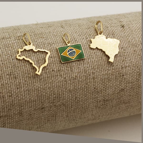 | SEMI JOIA | Pingente Bandeira do Brasil Mapa do Brasil Banhado em Ouro Legítimo 18k