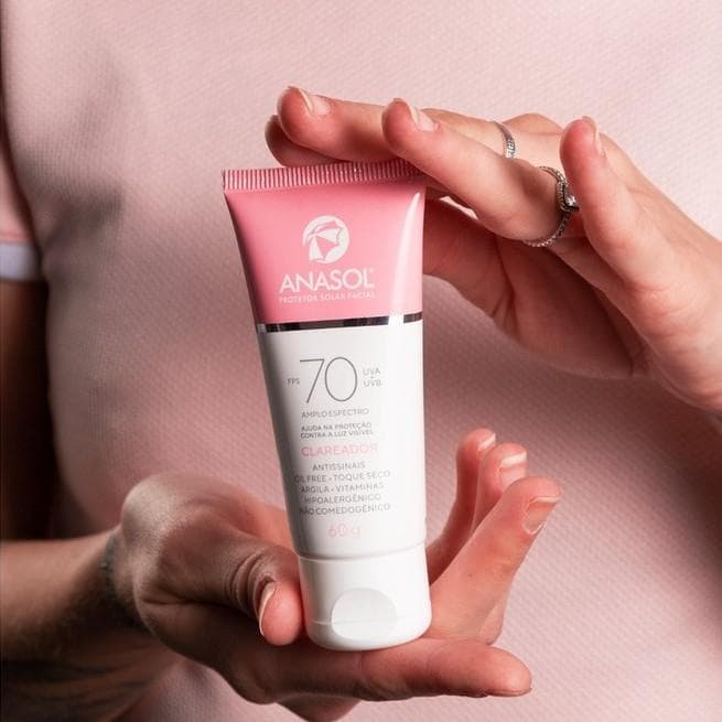 Protetor Solar Facial Anasol FPS 70 Clareador Alta Proteção e Toque Seco