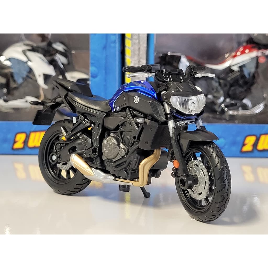 Miniatura yamaha mt-07 maisto moto 1/18