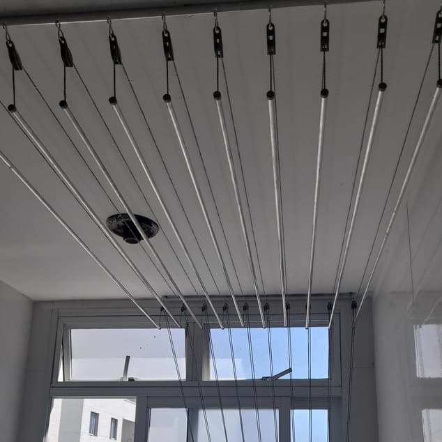 Varal de Teto com varetas individuais