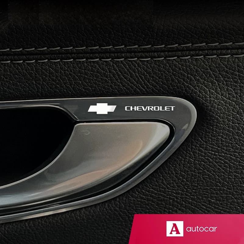 [Atacado] Para Chevrolet Logotipo 3D Rótulos De Metal Prateado Adesivos Decorativos S10 Cruze Onix Celta Prisma Classic Spin Sonic Tracker Camaro Acessórios