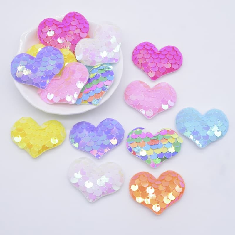 32Pcs 3.8 * 3cm Seaquins Coração Aplicas para DIY Roupas Chapéu Sapatos Patches de costura Bolo de Aniversário Plugin