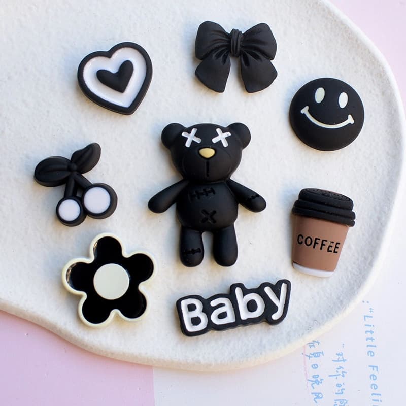 Encantos de sapatos de decorações de urso acessórios de resina com botão e sandálias pinos de pingente com presentes