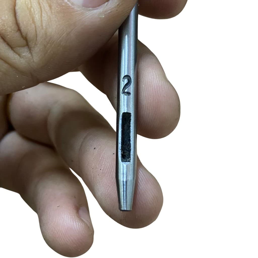 Vazador para Couro N°2 em Aço de Alta Qualidade Furações Precisas e Duráveis para Artesãos e Selaria