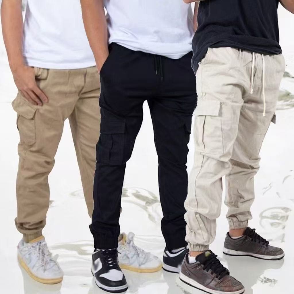 Calça Jogger Cargo Masculina com Elástico Sarja e Bolso Lateral