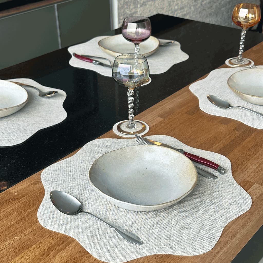 Kit 6 Sousplat Jogo Americano Ondulado Redondo Sisal Marfim  + 6 Porta Copos Impermeavel