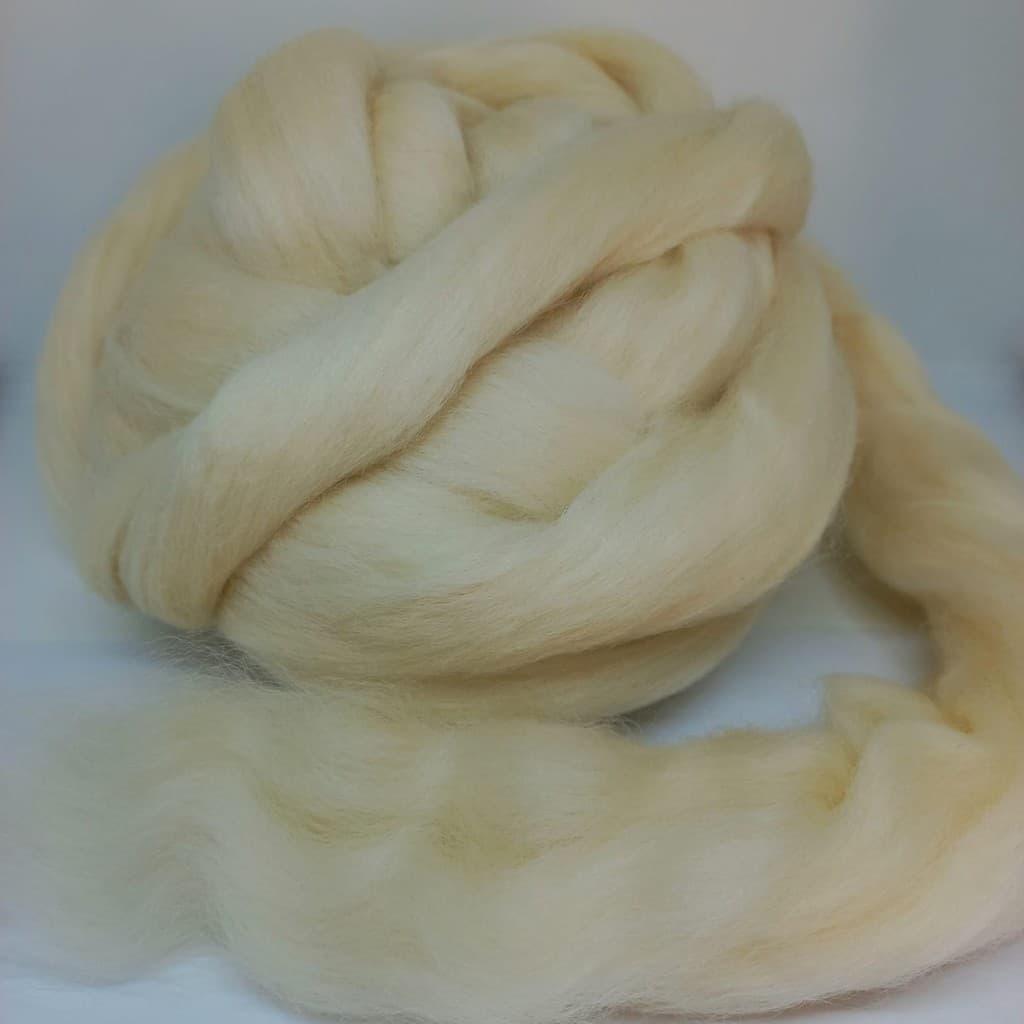 Lã Natural Penteada Crú - 500 gramas