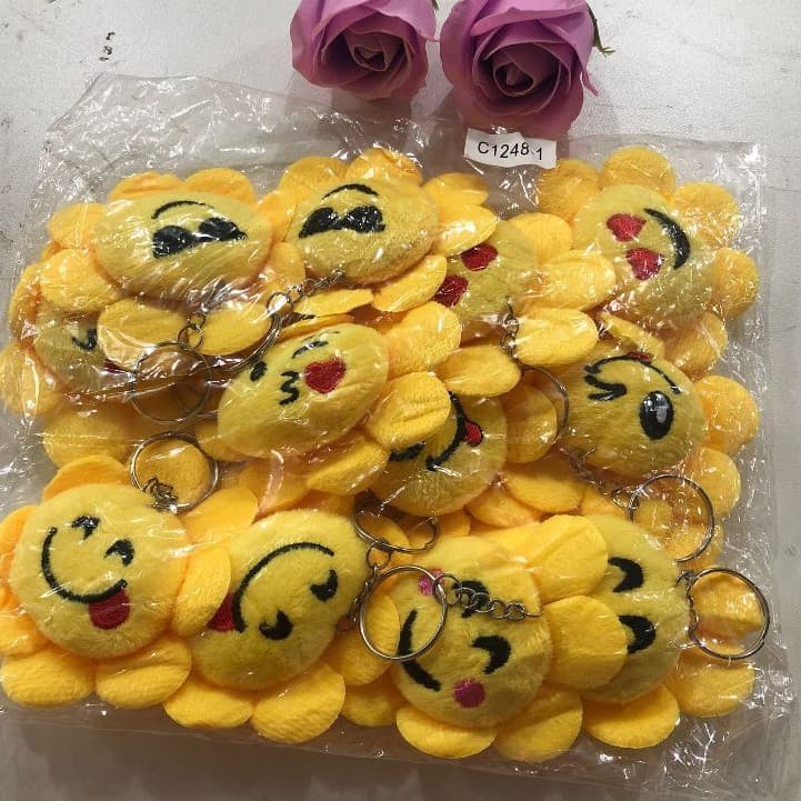 Kit 12/24/36 Unidades Chaveiro emoji pelúcia