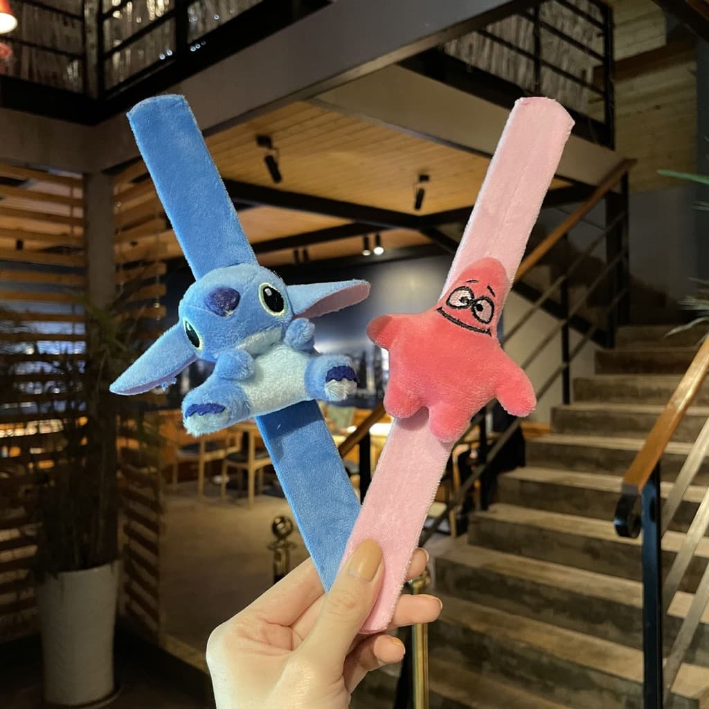 Stitch crianças dos desenhos animados boneca de pelúcia pulseira Spiderman Kuromi melodia estudante pulseira Pikachu KT 