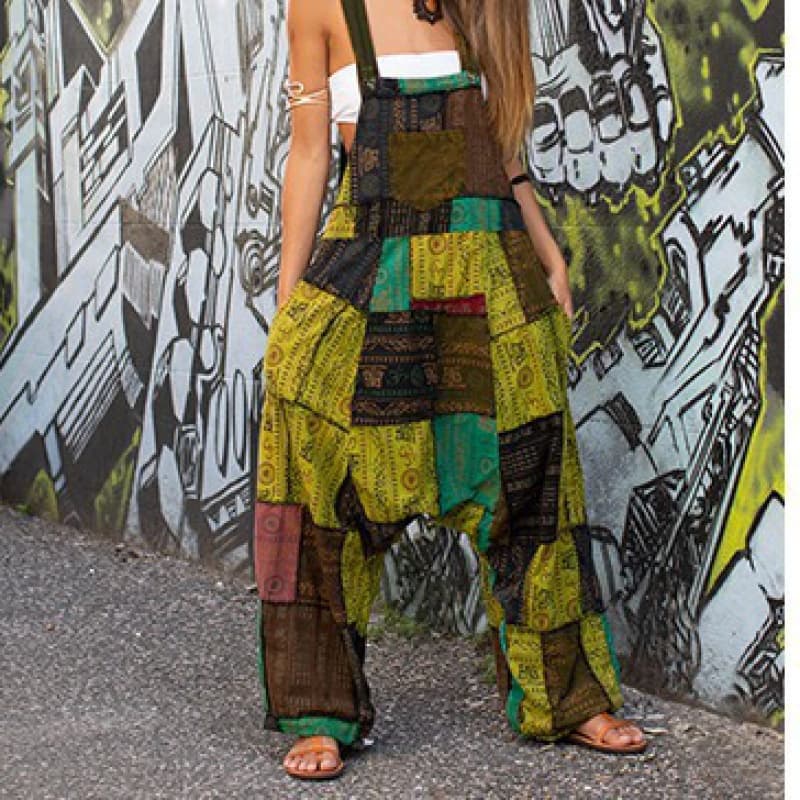 Macacão feminino com estampa étnica sem mangas soltas