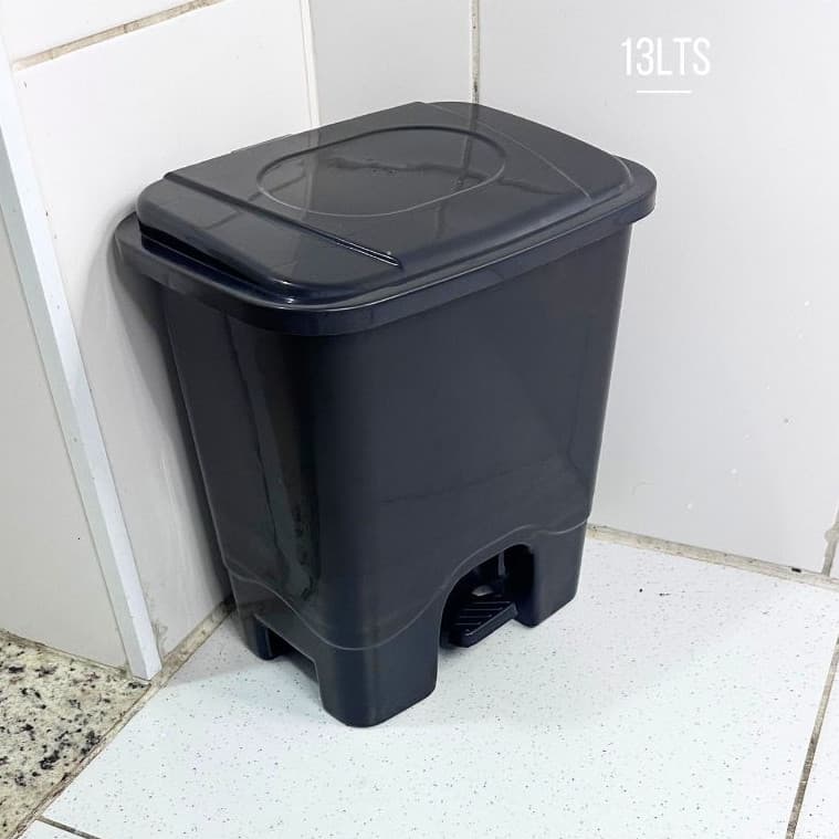Lixeira Multiuso Preta 13 Litros com Tampa Pedal Ideal para Cozinha, Banheiro, Escritório