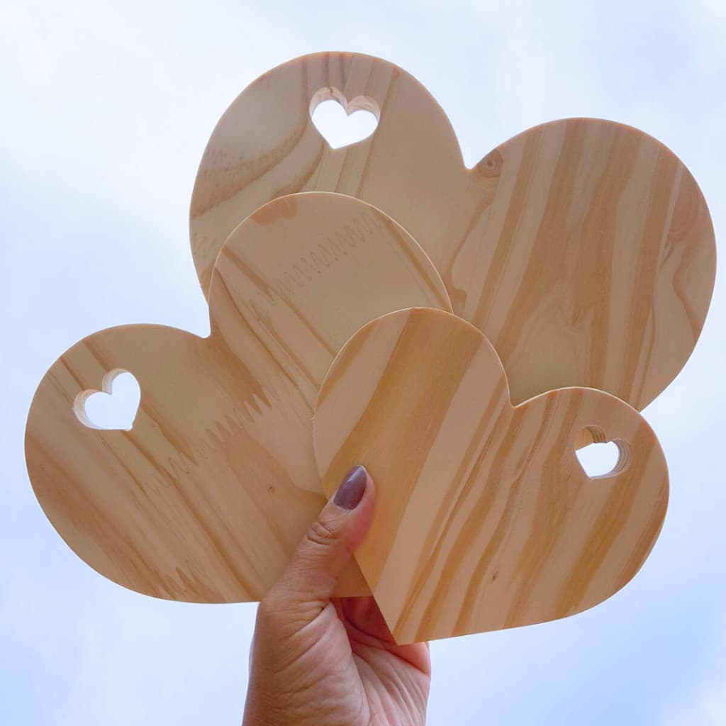 Trio de Tábuas Coração com Coração Vazado de Madeira Pinus