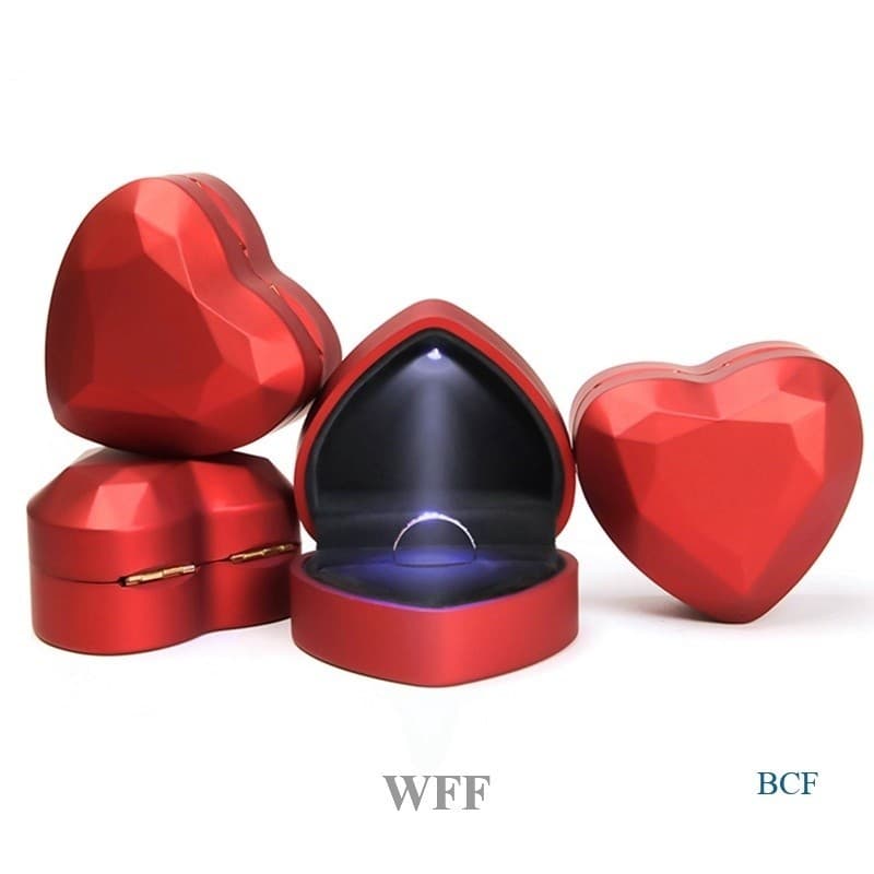 Caixa Porta Alianças Coração com LED 2 Encaixes 4 Cores  Ouro  Branco Vermelho  Azul Marinho