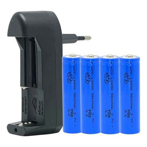 Kit 1 Carregador Lanterna Tática + 4 Baterias 18650 7cm X 2cm