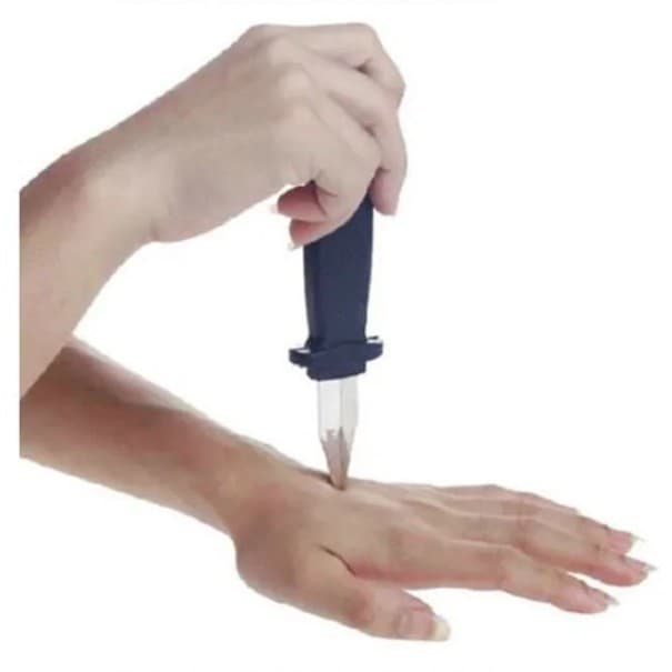 Faca Punhal Lâmina Retrátil Brincadeira Pegadinha Susto