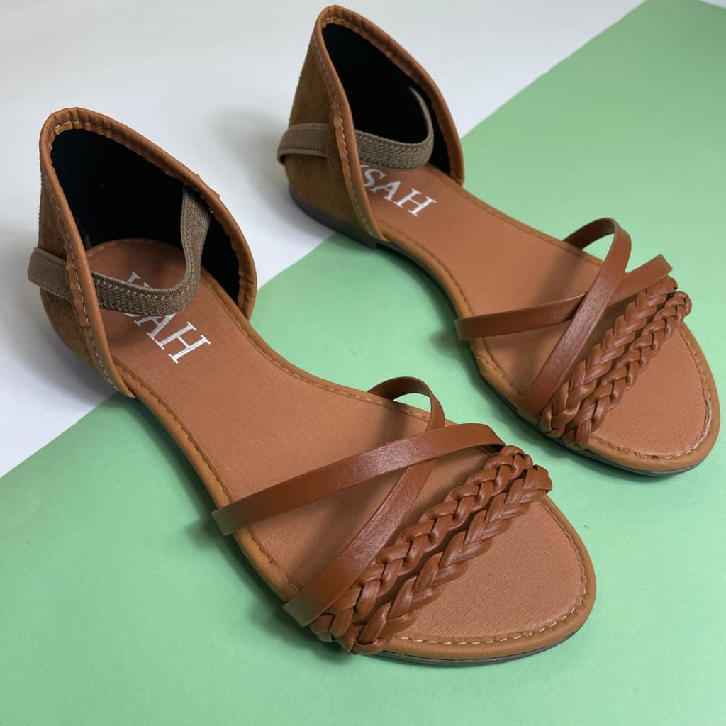 Sandália Feminina Rasteira Traseira Camurçada Calce Fácil Feita à Mão