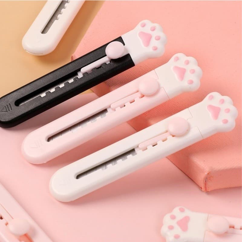 Mini Estilete Decorado Patinha de Gato Fofo com Lâmina Retrátil