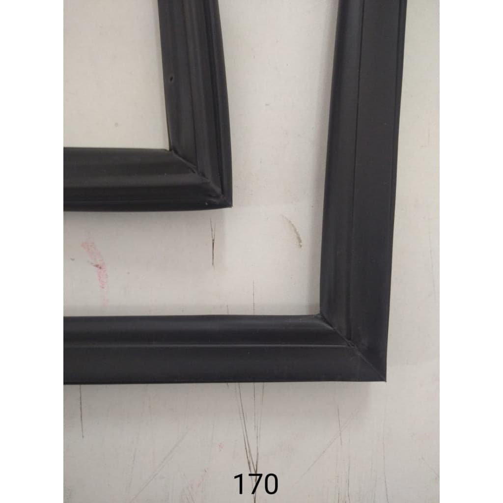 Barra  BORRACHA / GAXETA  - 2m P170 - cor preto padrao metal frio