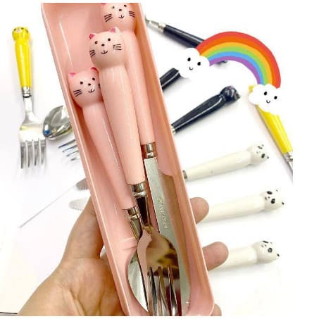 Conjunto Talher Animais inox Colher ,Garfo e faca Infantil cabo de plástico acompanha estojo para armazenar os talheres