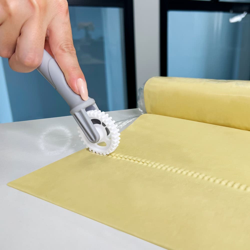 Carretilha Corta  Fecha Massas Pastel  Ravioli Risole Plástico Keita- MP