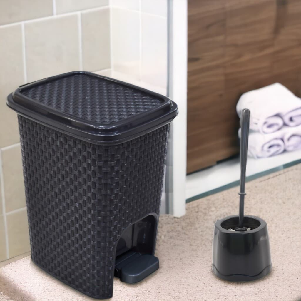 Kit Lixeira Rattan Preta PEDAL 07 litros + Escova Sanitária Reforçada