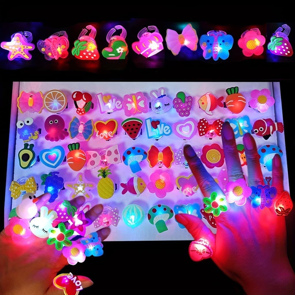 20/50pcs Desenho Animado LED Anéis Luminosos De Dedo Brilham No Escuro Iluminam Os Brinquedos Festa De Aniversário Ducha De Bebê Casamento Presente De Convidado Pacote De Presentes De Halloween