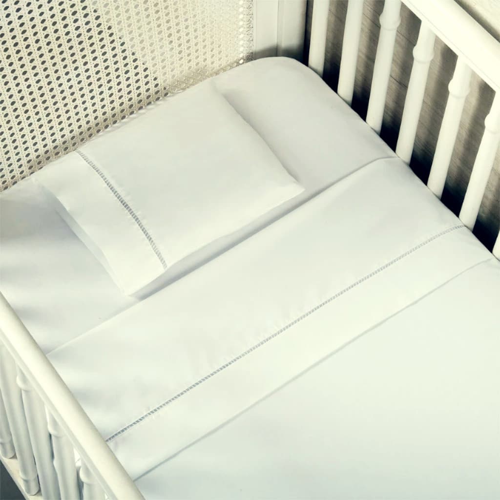 Kit Jogo de Lençol 03 Peças Ponto Palito Padrão Berço Americano Micropercal 200 Fios