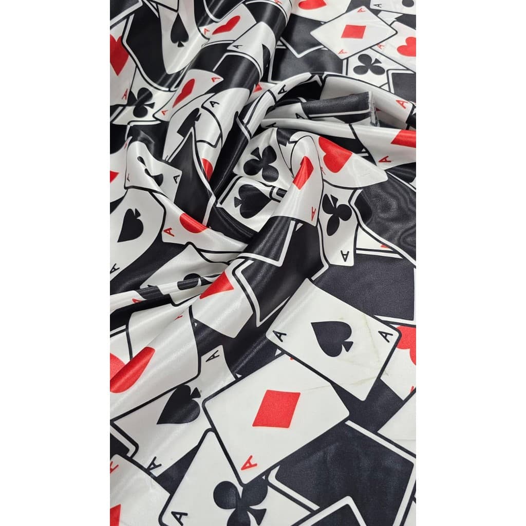 Tecido Cetim Estampado Digital Cartas Fundo Preto